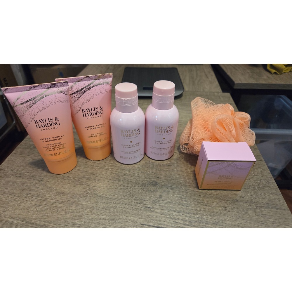 Baylis & Harding Jojoba Vanilla Almond Oil 6 Piece Bath and Body Gift Set